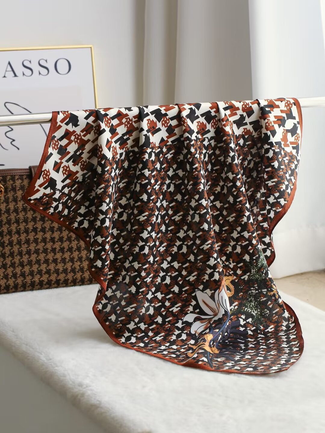 Intellektuelles elegantes leichtes Luxus-Geschenk Seidentuch kleines quadratisches Handtuch Seidenschal