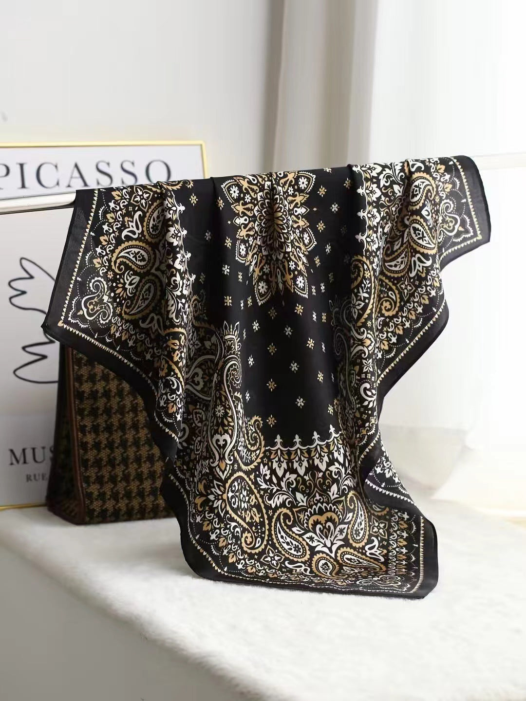 Intellektuelles elegantes leichtes Luxus-Geschenk Seidentuch kleines quadratisches Handtuch Seidenschal