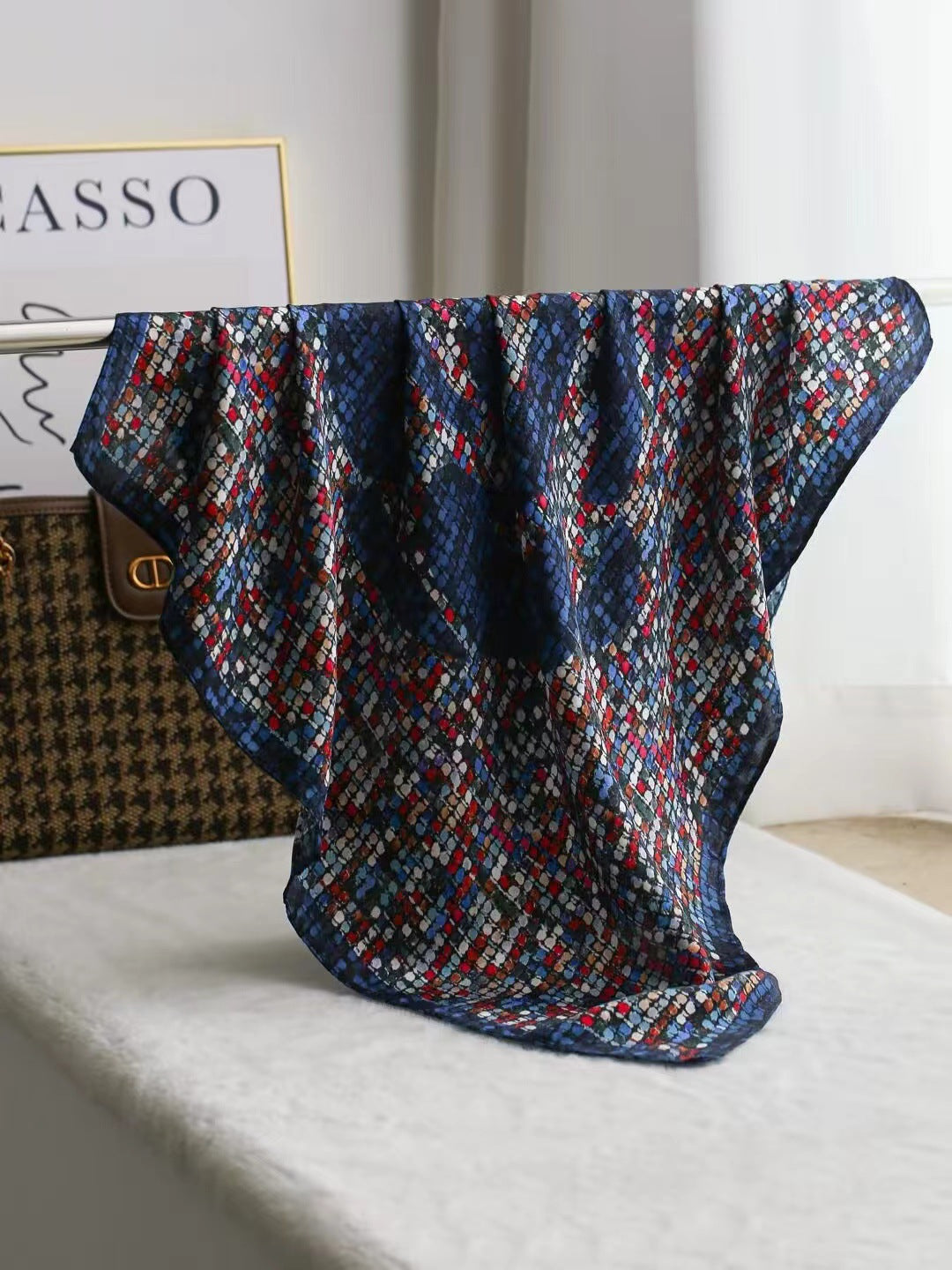 Intellektuelles elegantes leichtes Luxus-Geschenk Seidentuch kleines quadratisches Handtuch Seidenschal