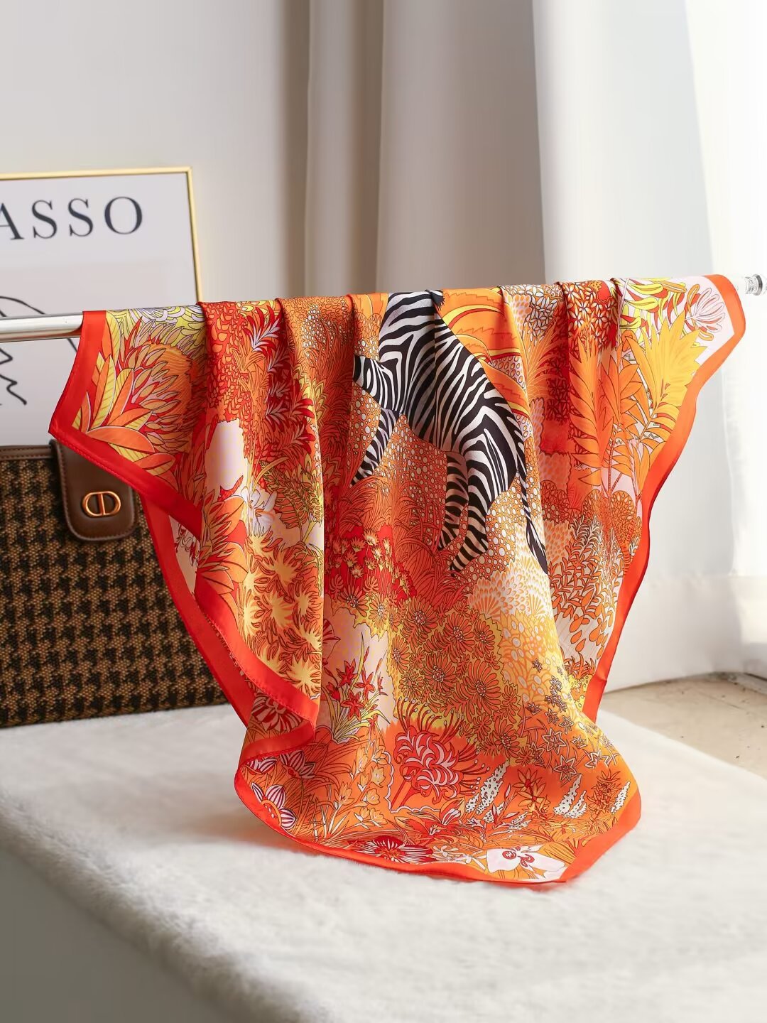 Intellektuelles elegantes leichtes Luxus-Geschenk Seidentuch kleines quadratisches Handtuch Seidenschal