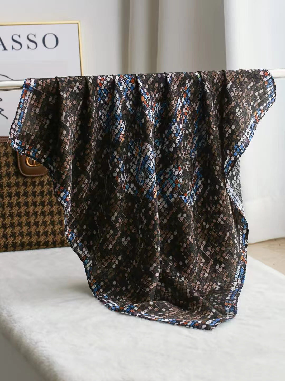 Intellektuelles elegantes leichtes Luxus-Geschenk Seidentuch kleines quadratisches Handtuch Seidenschal