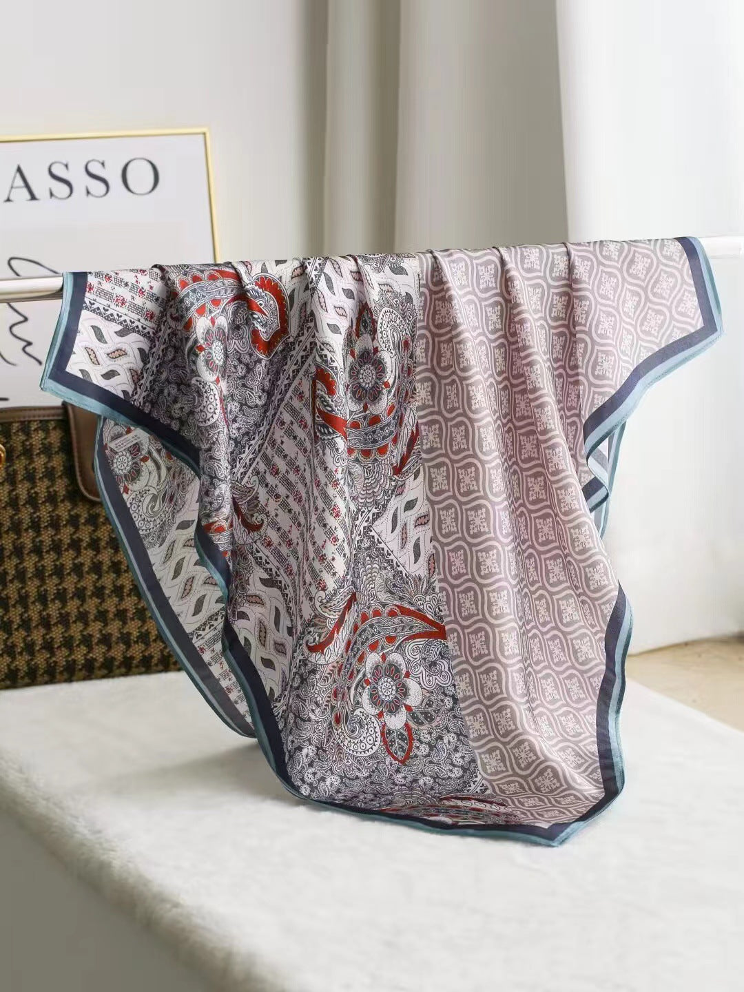 Intellektuelles elegantes leichtes Luxus-Geschenk Seidentuch kleines quadratisches Handtuch Seidenschal